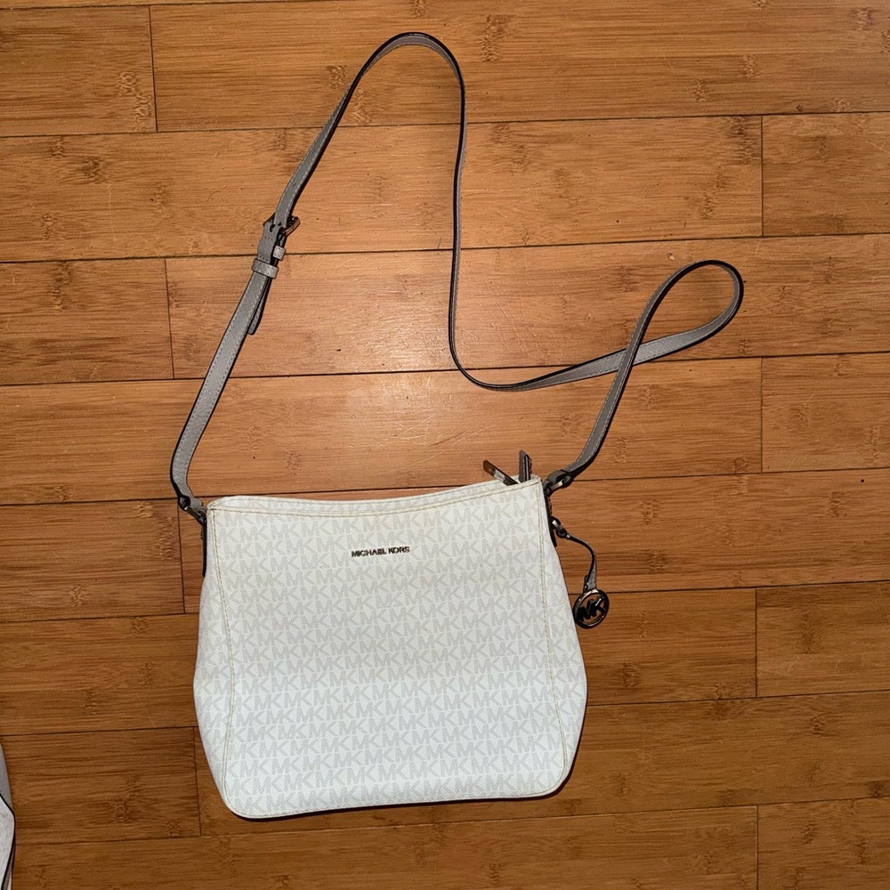 Michael Kors Cream Crossbody Bag - Picture 2 of 4